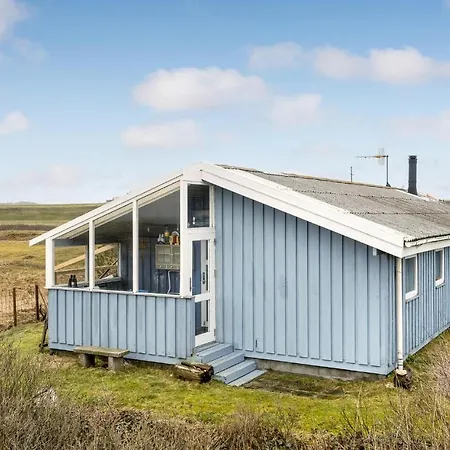 3 Bedroom Lovely In Holiday home
